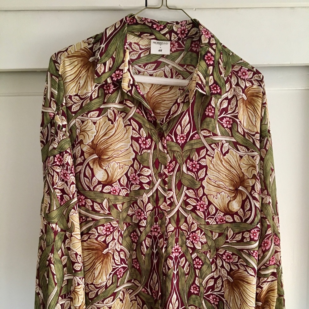Flowy William Morris print blouse.
